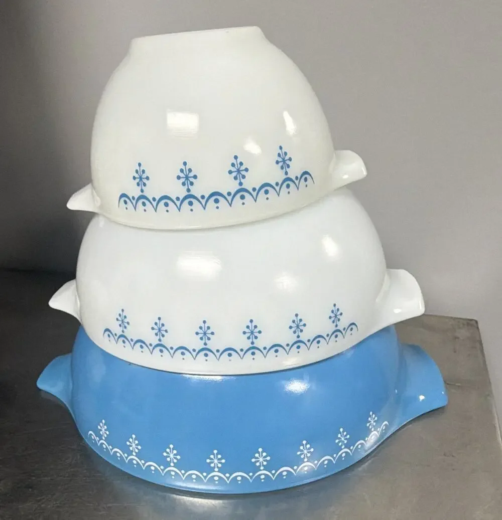 3 Vintage PYREX Cinderella Blue Garland SNOWFLAKE 441 443 444 Mixing Bowls Set